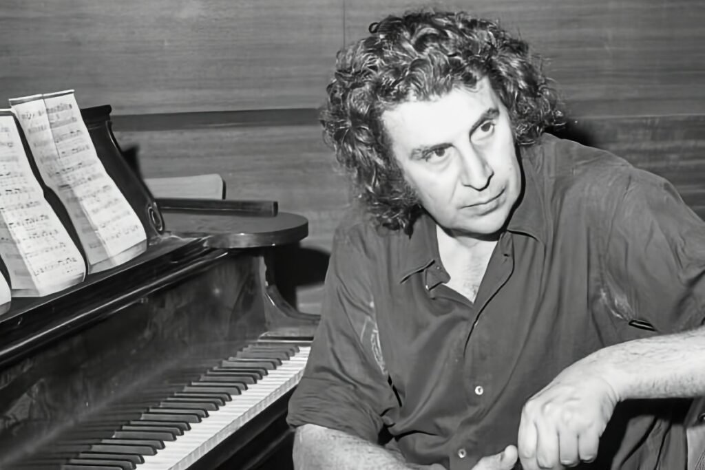 Μίκης Θεοδωράκης