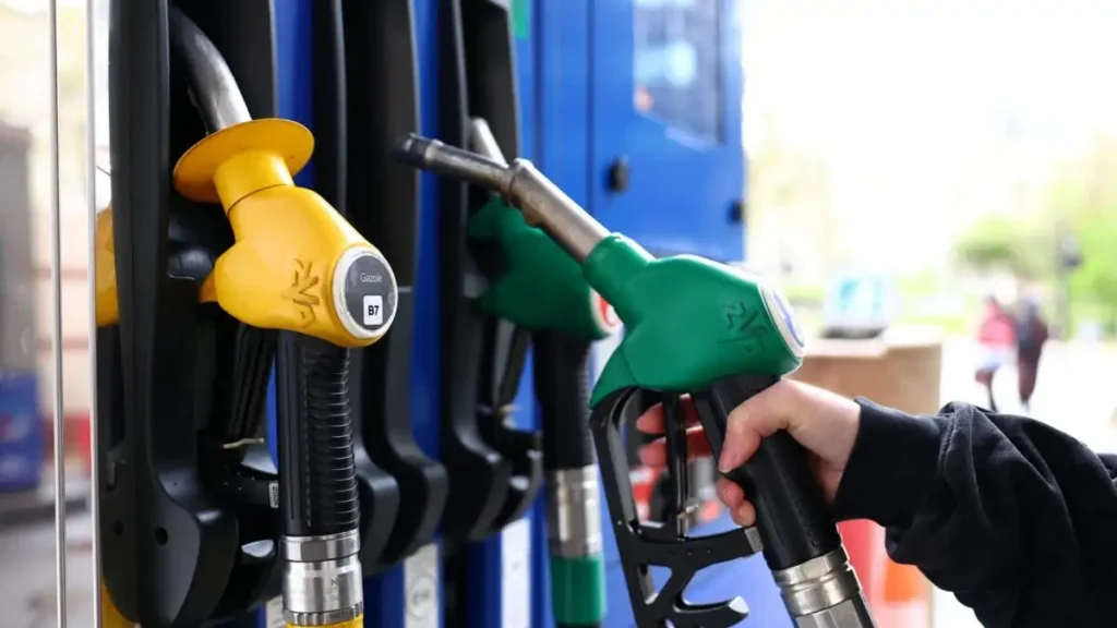 Ανοίγει η πλατφόρμα του Fuel Pass: Ποιοι είναι οι δικαιούχοι και πώς κάνετε αίτηση