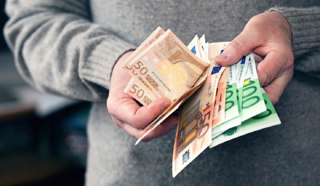 Voucher 750 ευρώ για εργαζόμενους και ανέργους: Νέα προγράμματα κατάρτισης 150 ωρών από τη ΔΥΠΑ